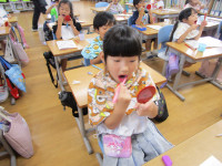 ５